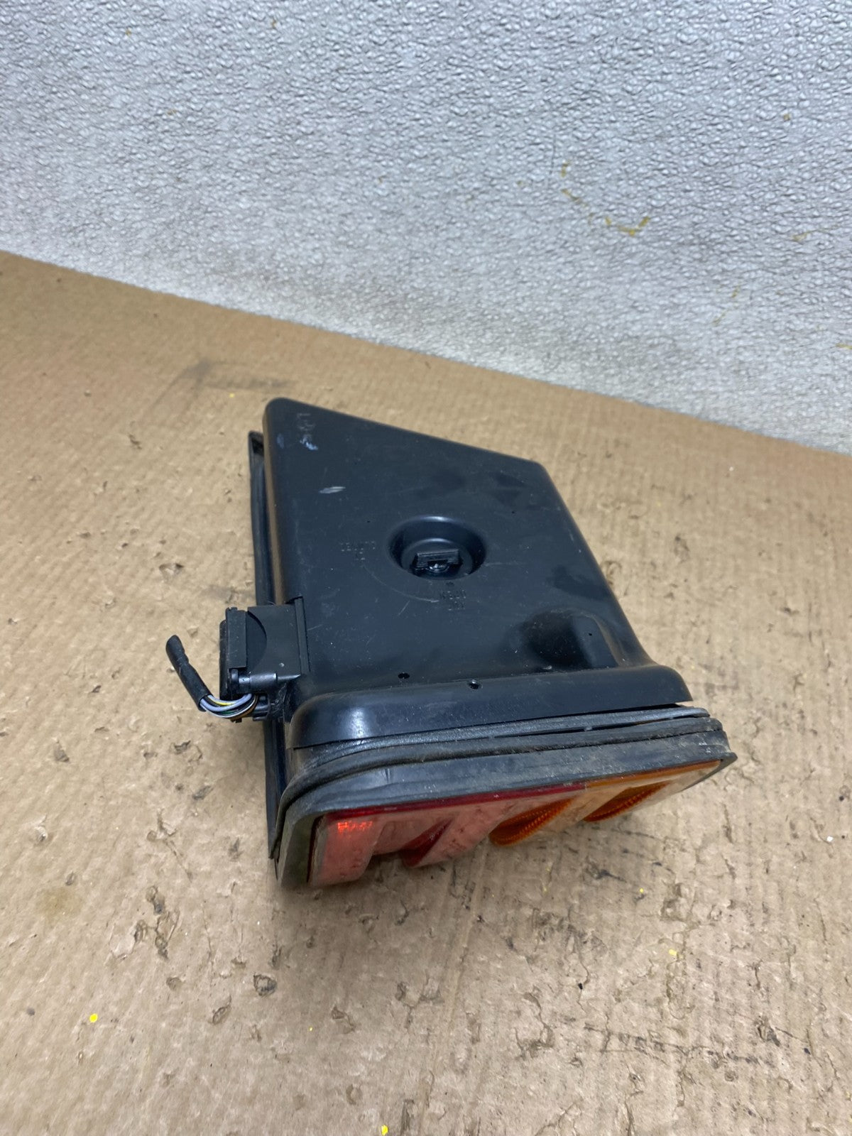 1994 to 1995 Mercedes E Class W124 Left Driver LH Side Tail Light W7537 DW7