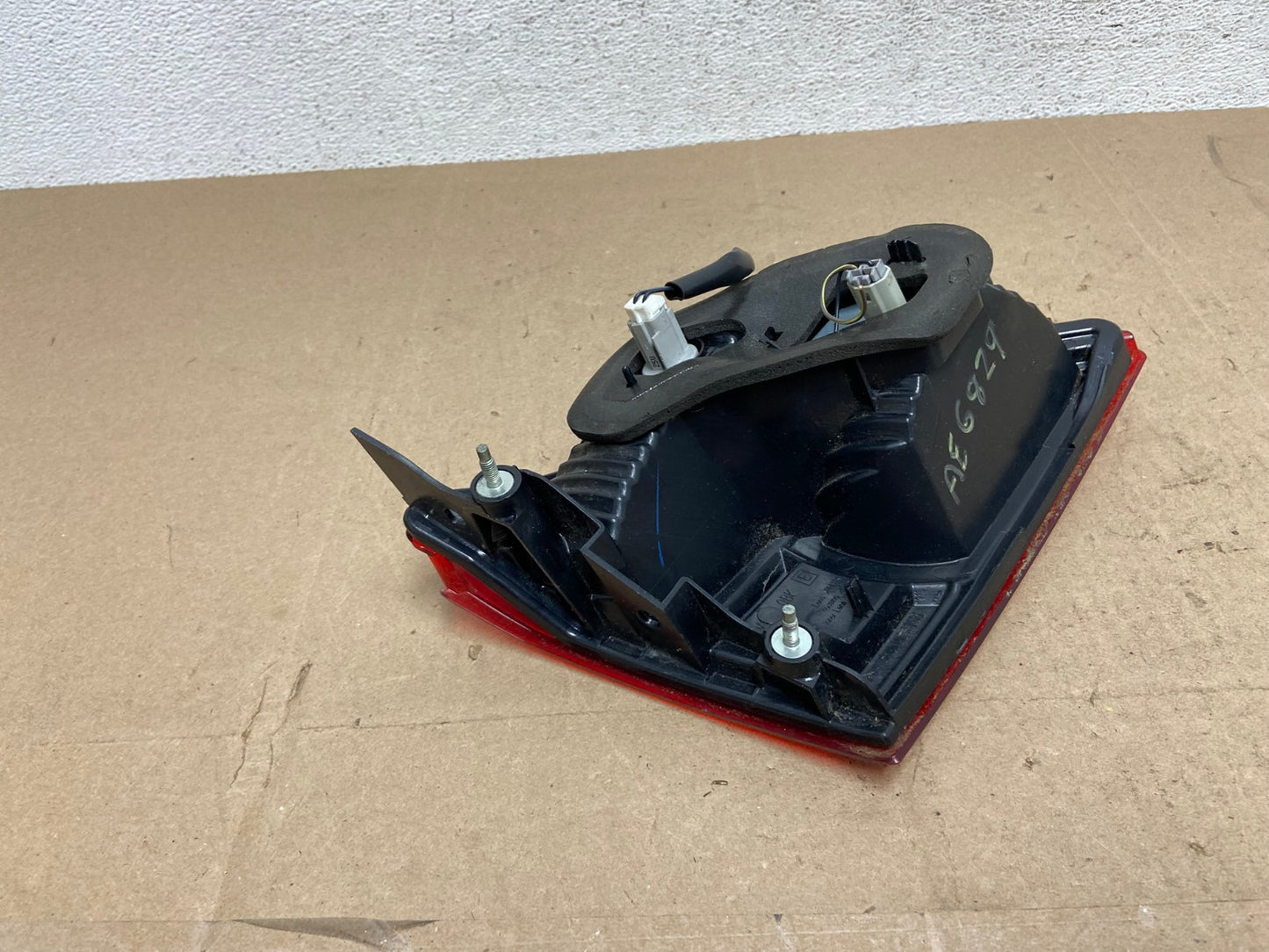 2010 - 2014 Subaru Outback Right Passenger RH Inner Tail Light AE6829 LK4