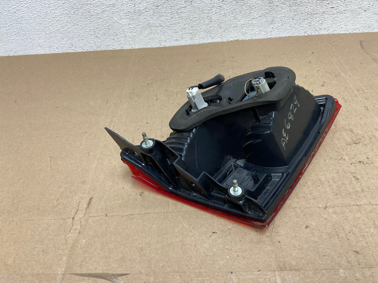 2010 - 2014 Subaru Outback Right Passenger RH Inner Tail Light AE6829 LK4