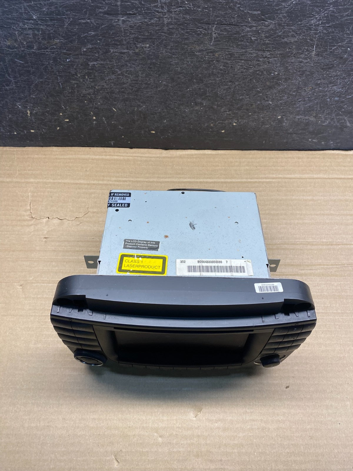 2000 to 2006 Mercedes S430 S500 Radio Navigation Screen Display AH9919 DG3