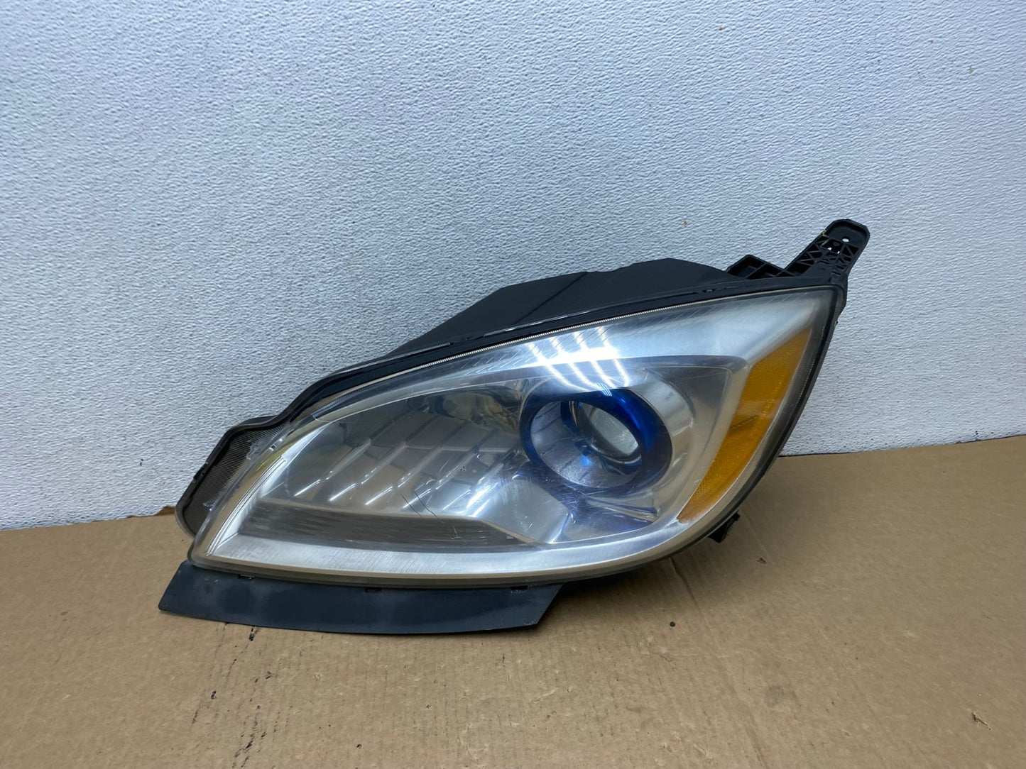 2012 - 2017 Buick Verano Left Driver Lh Side Headlight AG2028 LK0