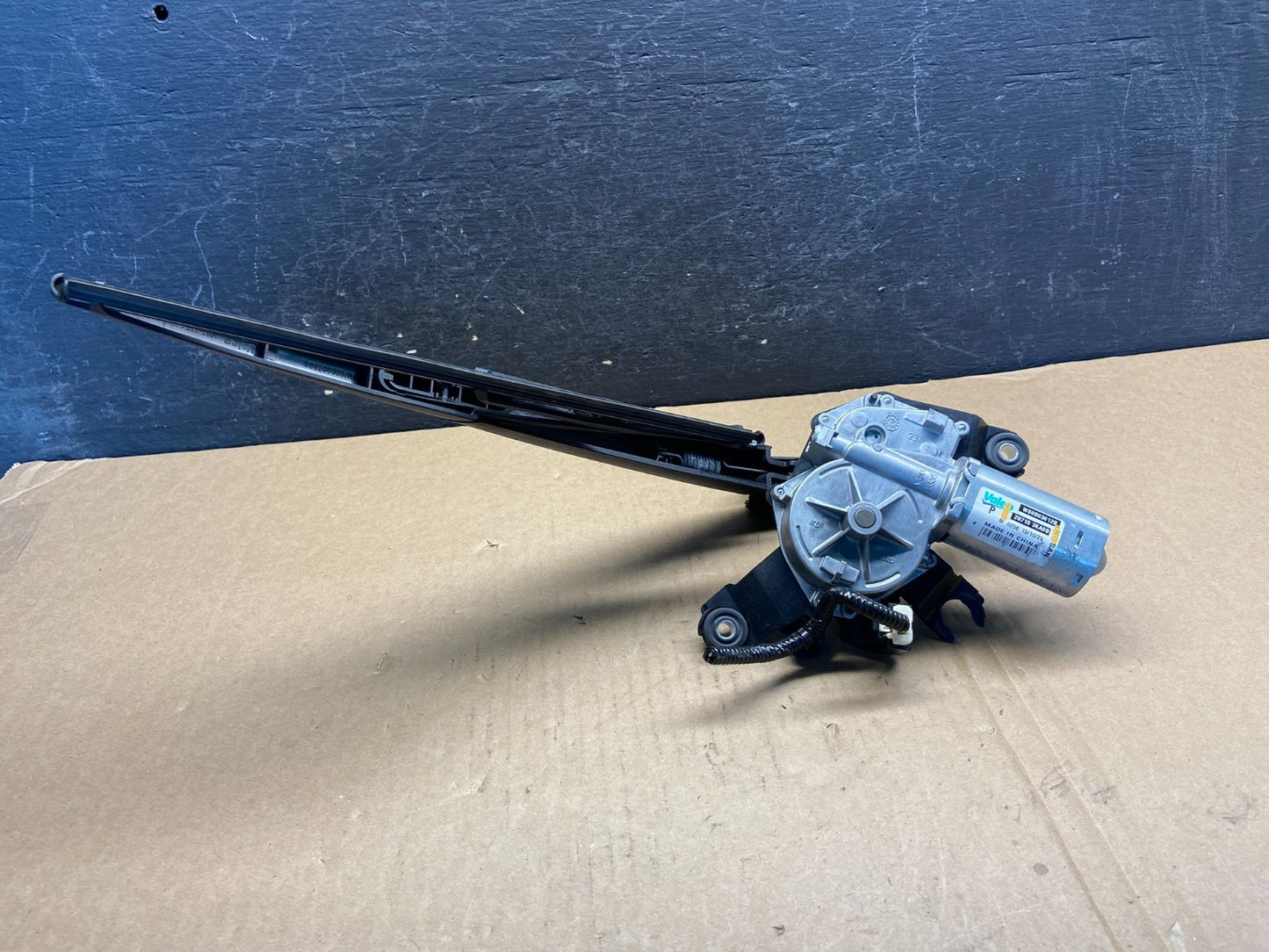 2013-2016 Nissan Pathfinder Back Door Rear Wiper Motor Wiper Blade AG1601 DW5