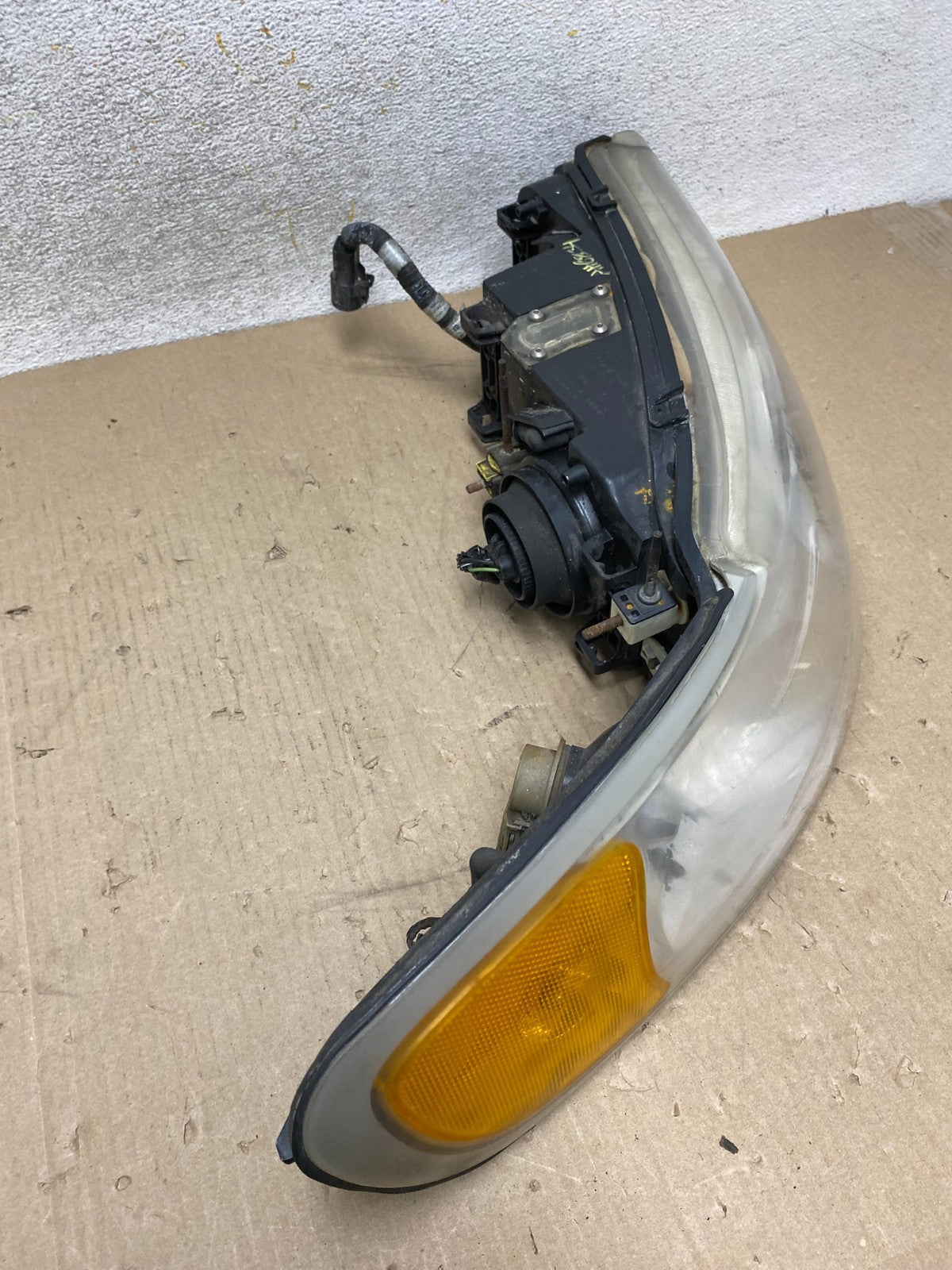 1999-2001 Lincoln & Town Car Right Passenger RH Headlight Halogen AH6834 DW8