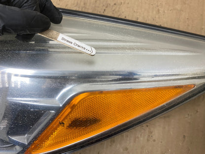 2013 - 2016 Ford Escape Headlight Left Driver Lh Side Halogen AH2870 DW4