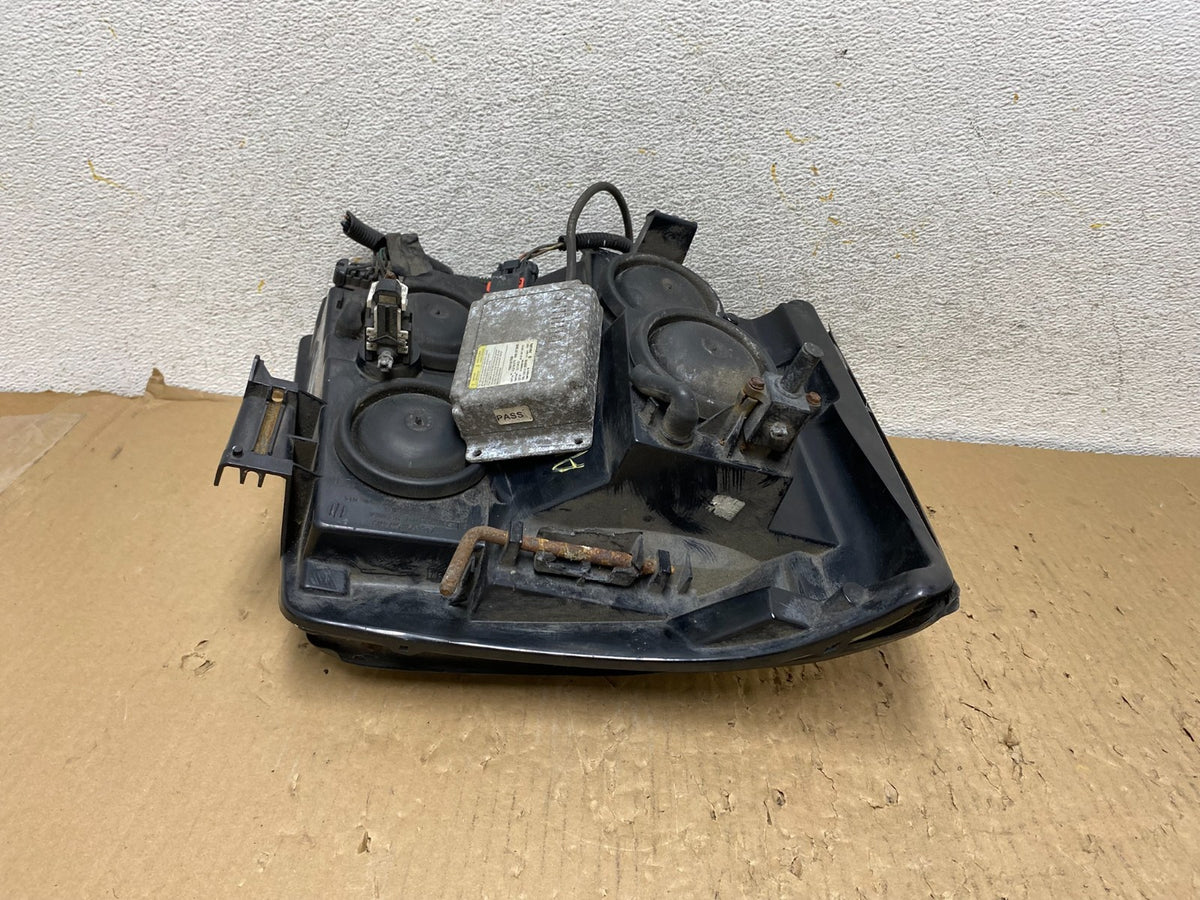2002 to 2006 Cadillac Escalade Left Driver Lh Xenon HID Headlight AH2868 DW4