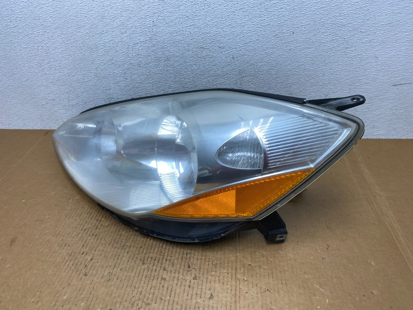 2006 to 2010 Toyota Sienna Left Driver Lh Side Headlight Halogen AE0370 DW1