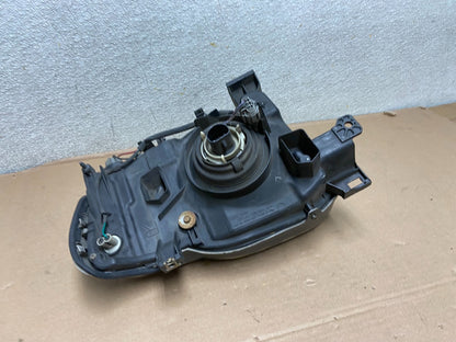 2002 2003 2004 Nissan Xterra Right Passenger RH Side Headlight OEM AA9881 DW4