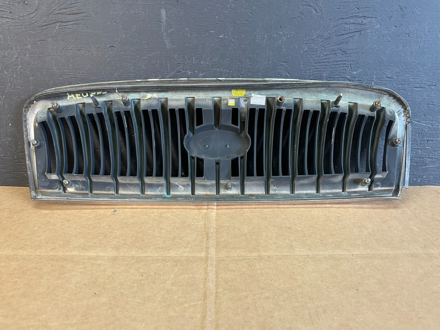 2001 to 2005 Hyundai Sonata Front Upper Grille Grill Bumper AE0823 DG4
