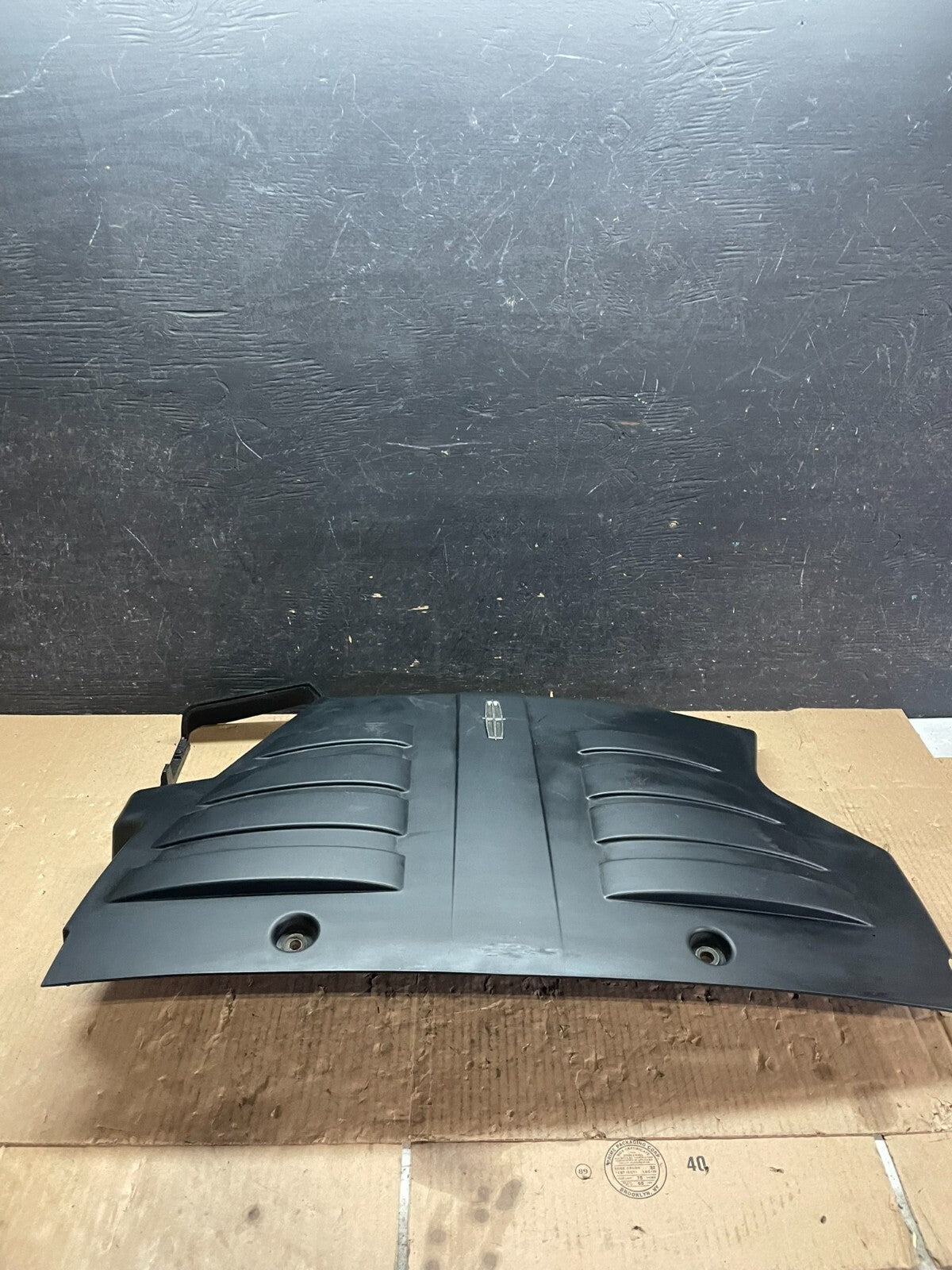 2004 Lincoln Aviator Engine Motor Cover M6062 PS1