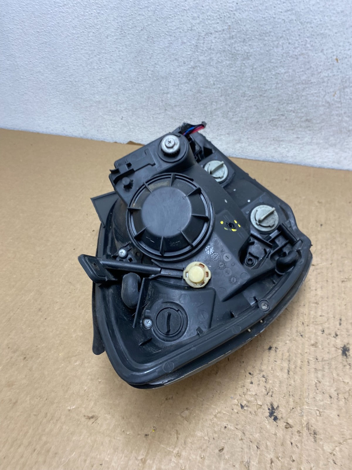 2005 to 2006 Kia Sportage Left Driver LH Halogen Headlight DEPO AG3249 DW7