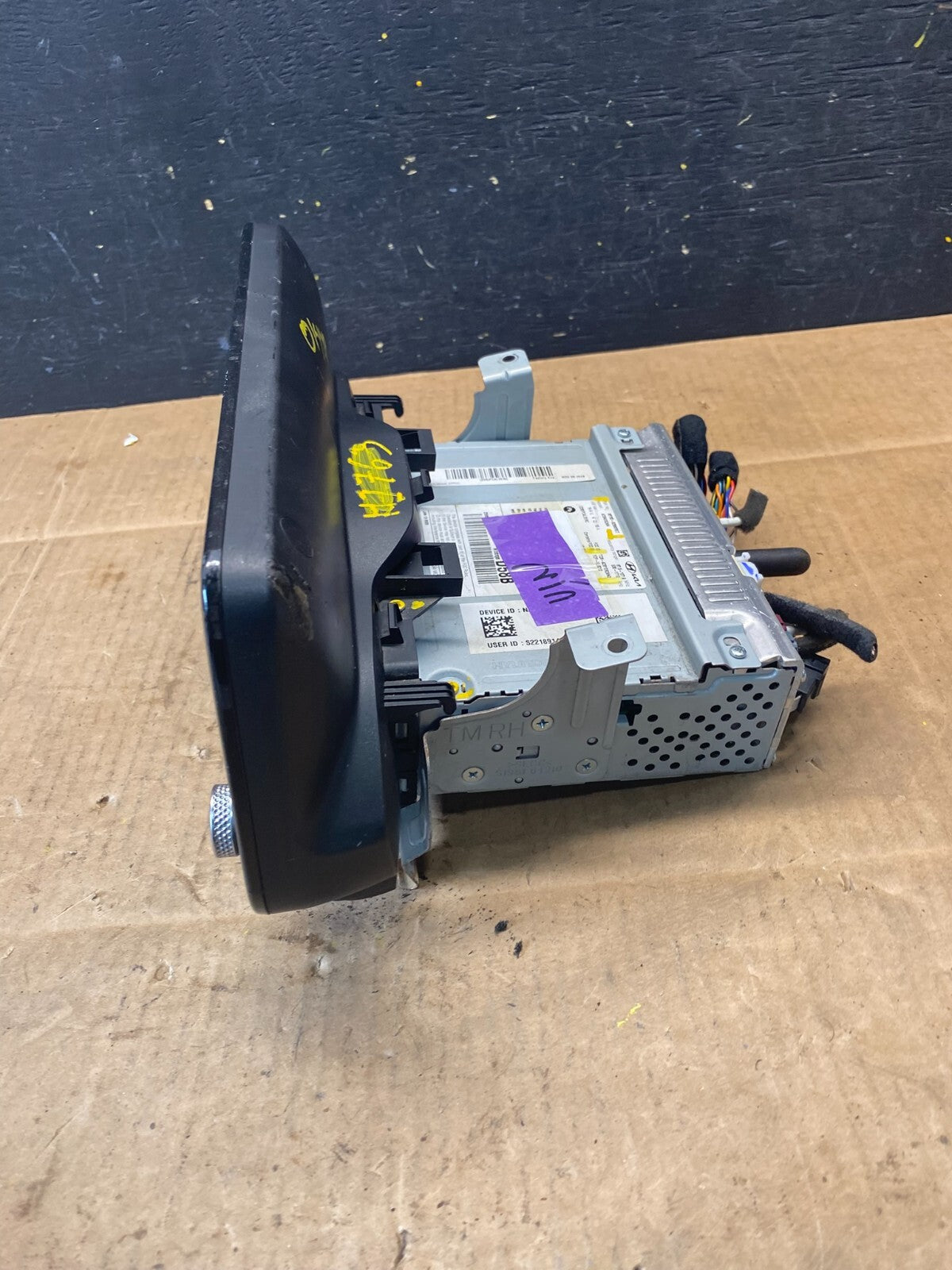 Damaged 2021 - 2023 Hyundai Santa Fe Display Screen Radio Media O1449 DG3