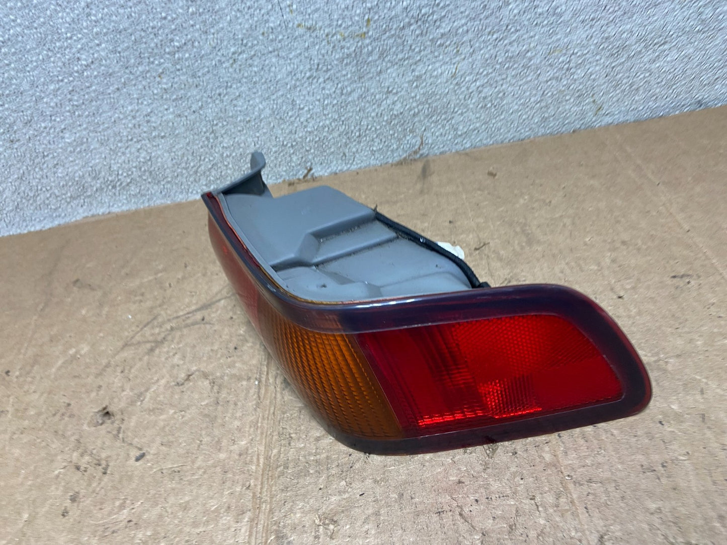 1997 1998 1999 Toyota Camry Tail Light Right Passenger Rh Side Oem AA27331