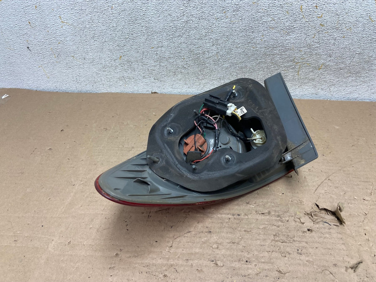 2007 to 2010 Hyundai Elantra Sedan Left Driver Side Tail Light AI1068 LK4