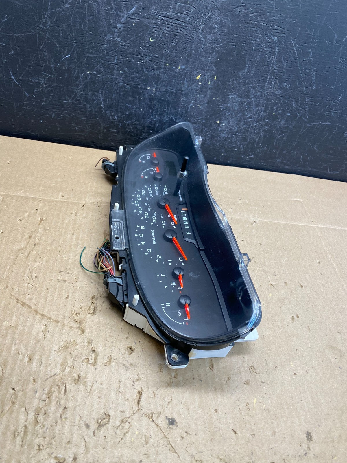 2006 Ford E350 Gauge Speedometer Cluster AC9066 DW1