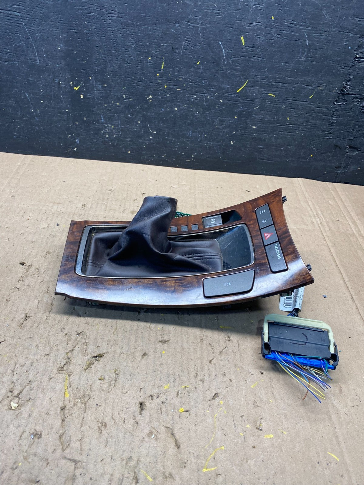 2010 to 2012 Buick Lacrosse Center Console Shifter Trim OEM R9047 PS4