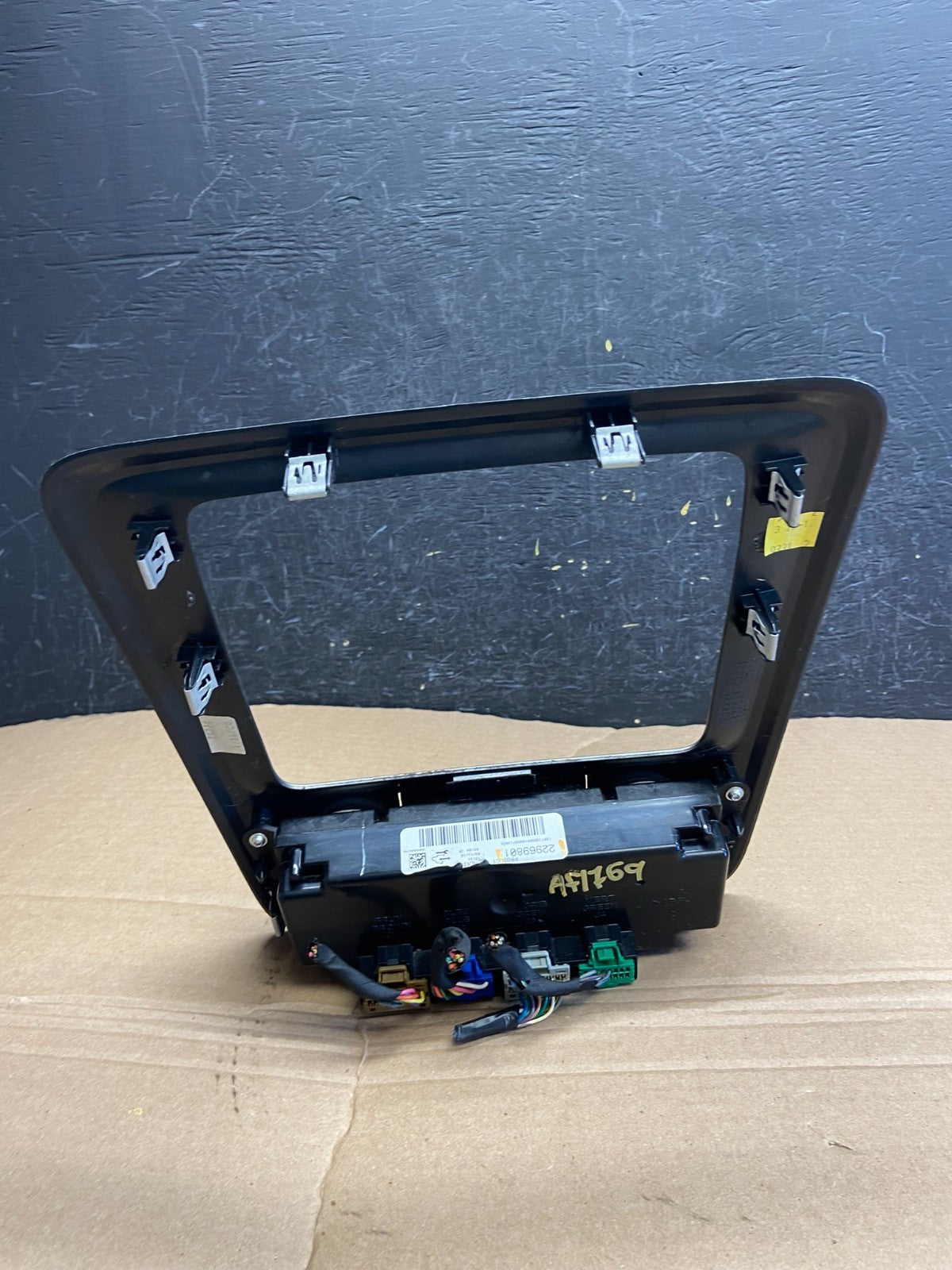 2013 - 2016 GMC Acadia A/C Heater Climate Control Radio Panel Bezel OE AF1769 DG6