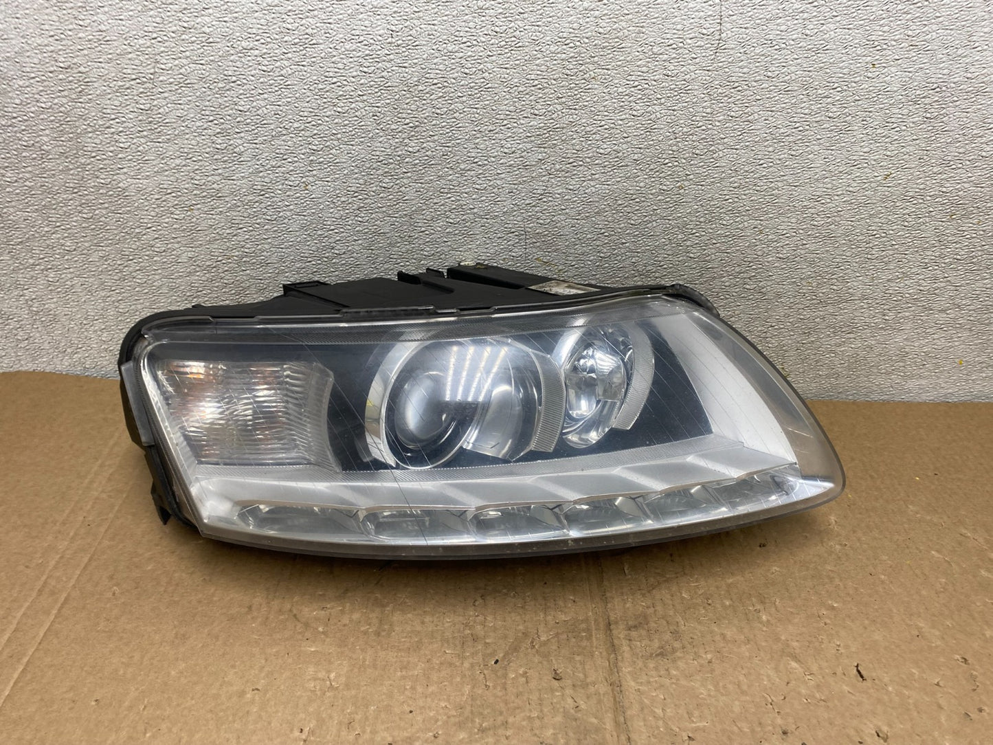 2009-2011 Audi A6 Right Passenger Side Headlight AFS Xenon HID OEM V1249 DW0