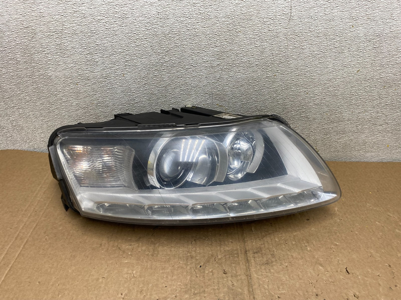 2009-2011 Audi A6 Right Passenger Side Headlight AFS Xenon HID OEM V1249 DW0