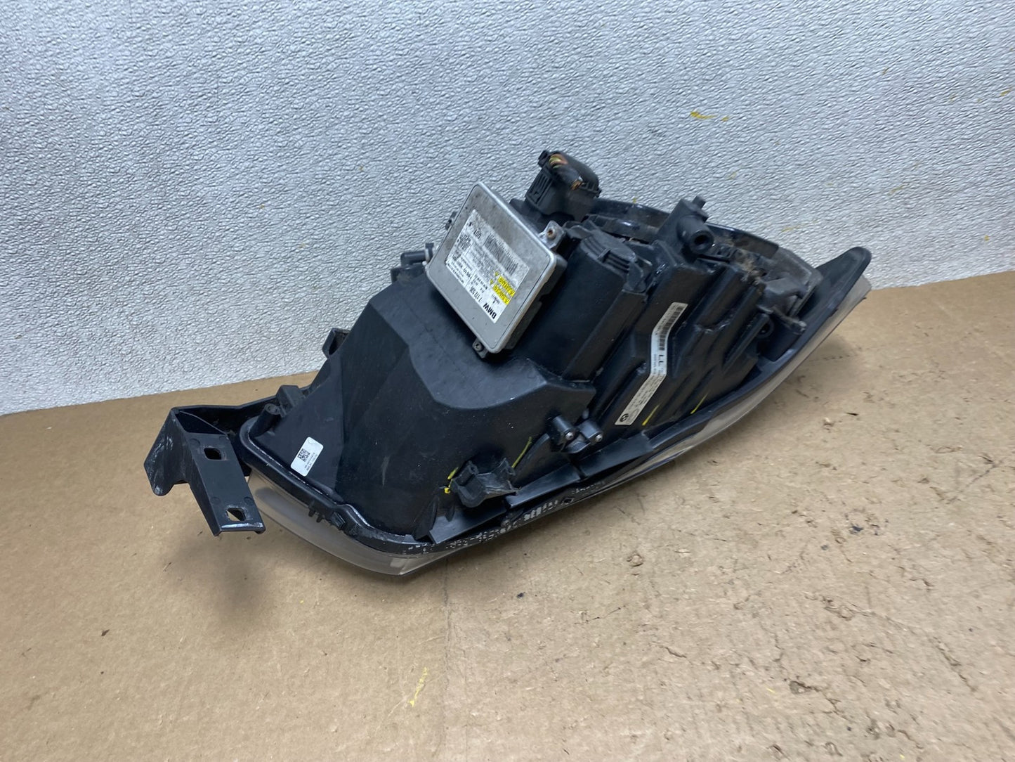 2009-2011 Bmw 3 Series 328i 4/D Sedan Left Driver Headlight Xenon OEM W9324 DG10
