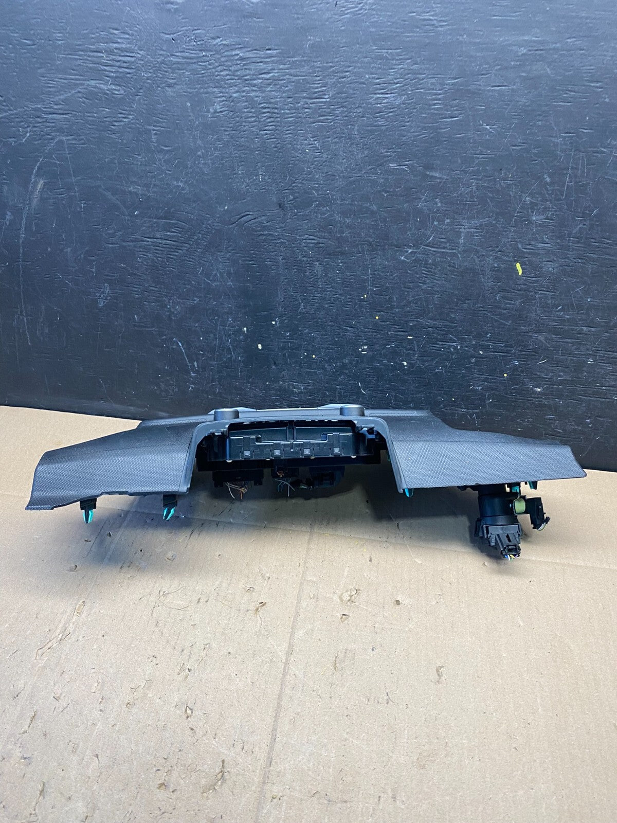 2020 to 2023 Ford Explorer Radio Climate Control Panel Trim L8986 PS3