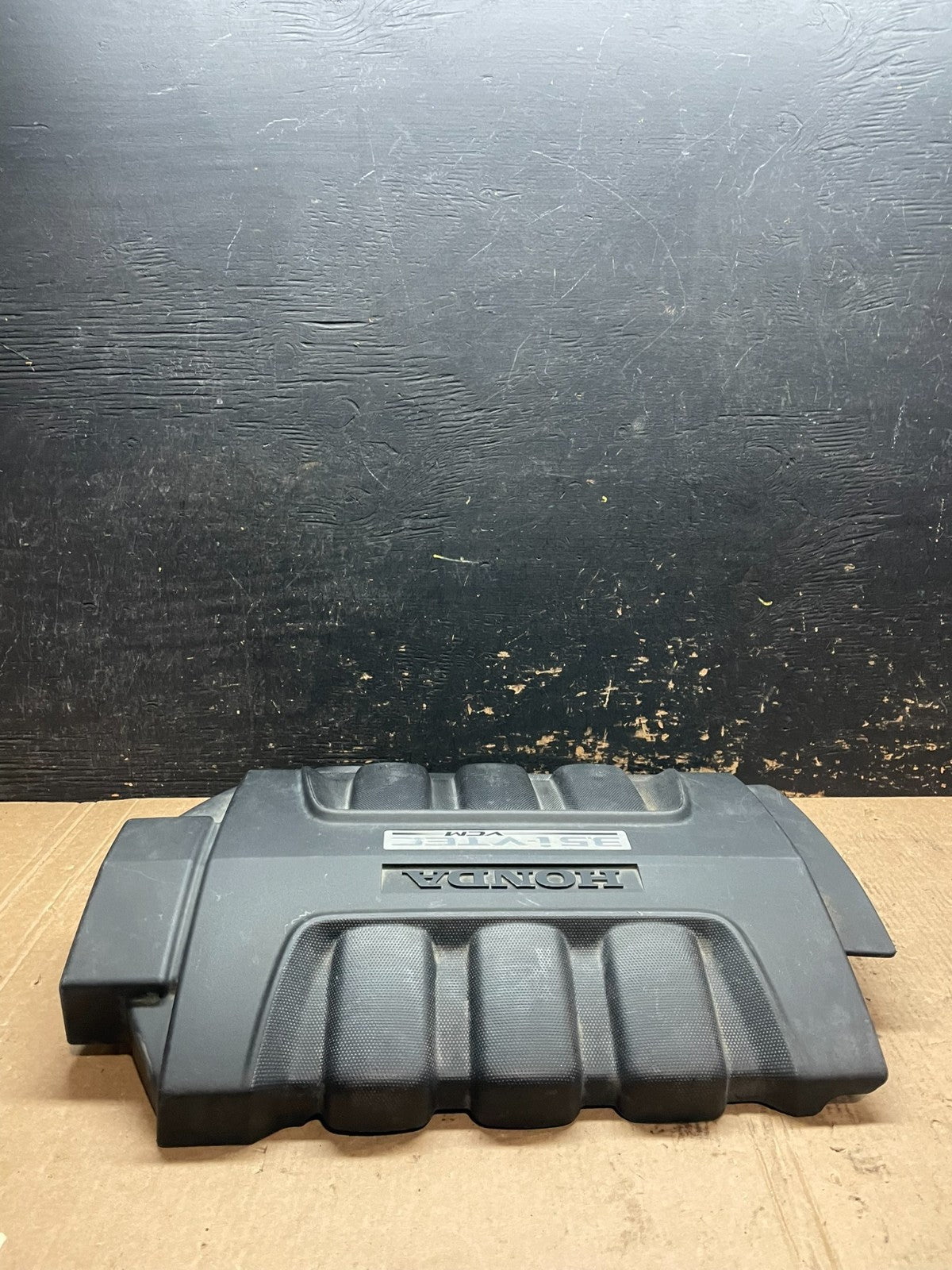 2005 to 2007 Honda Odyssey Black Engine Cover OEM Z5982 DG4