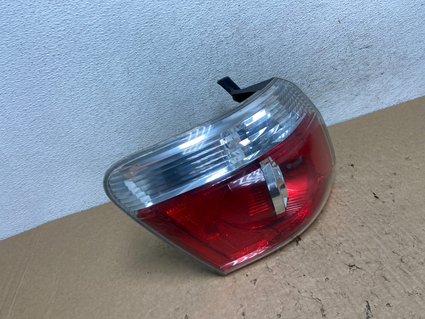 2007 to 2012 GMC Acadia Tail Light Left Driver Lh Side AF8099 DW2