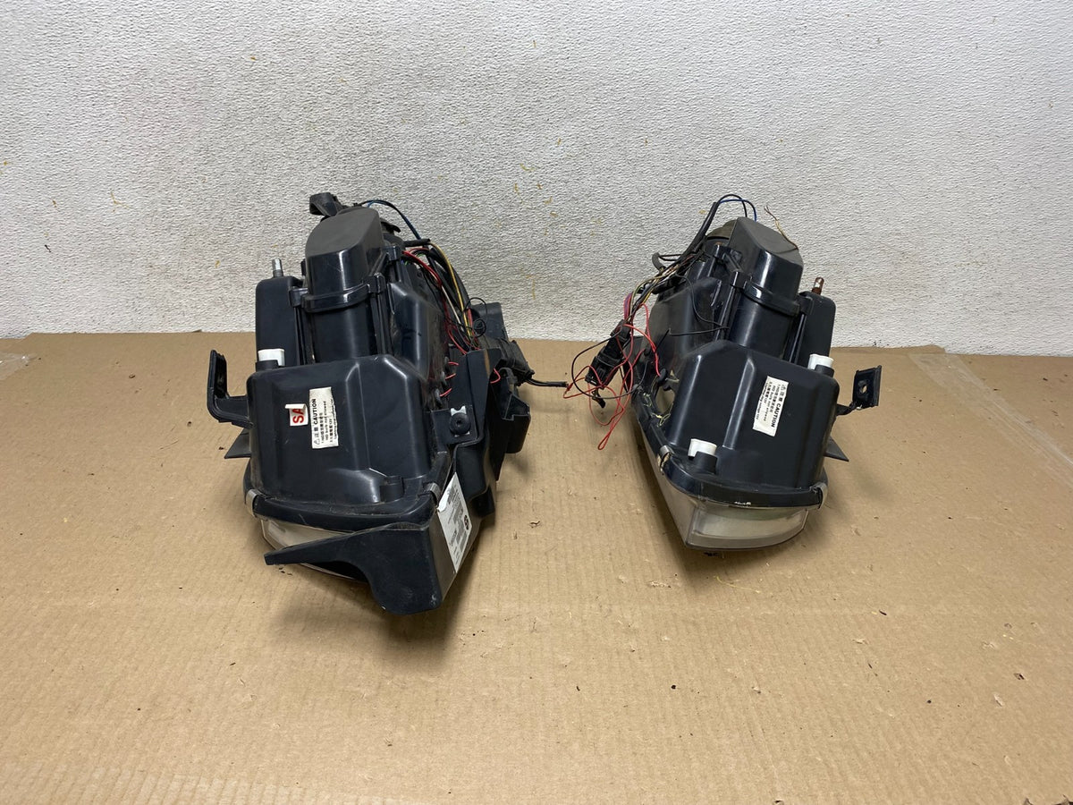2006 to 2008 BMW 3-Series Sedan E90 Left+Right Set Side LED Headlights AH5767 DG16