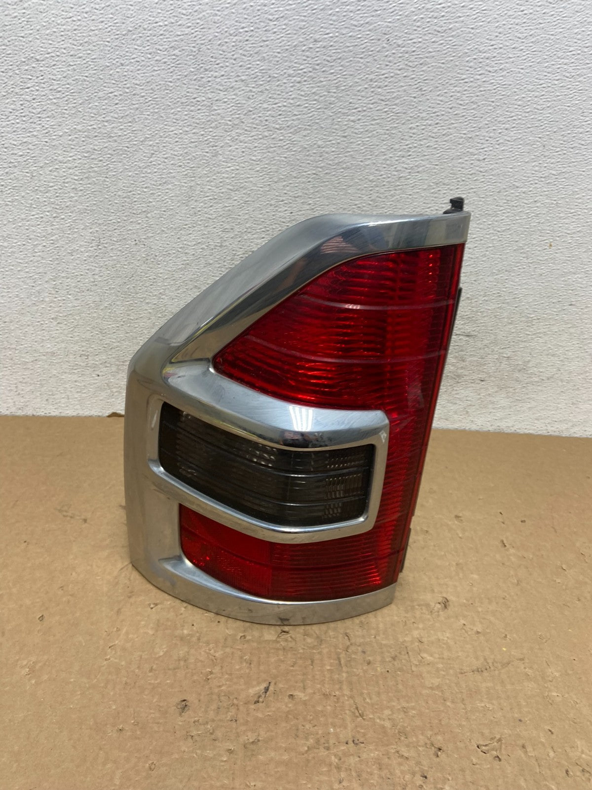 2000 2001 2002 2003 Mitsubishi Pajero Left Driver Side Tail Light AF7962 GD0