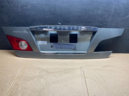 2006 2007 Infiniti M35 Rear Trunk Panel Trim Molding W/ Lights OEM C8036 DG10