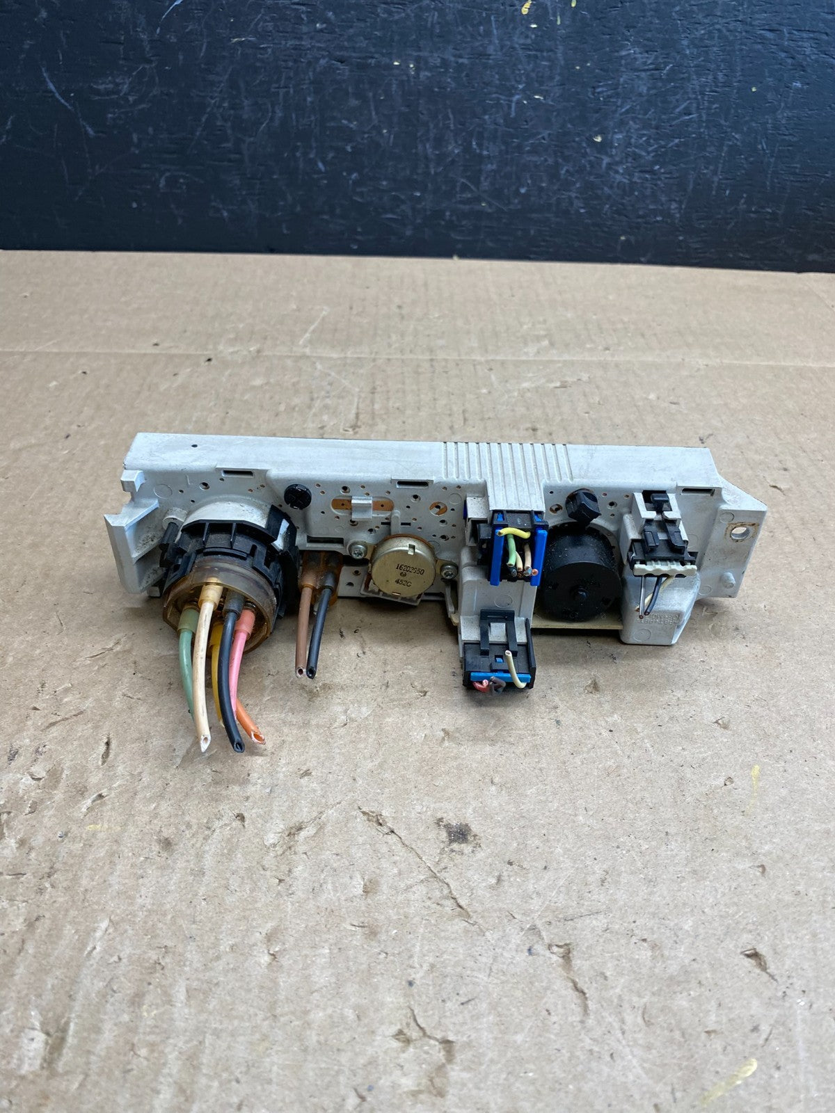 2001 - 2007 GMC Chevrolet Express 1500 Climate Control A/C AC6330 DG3