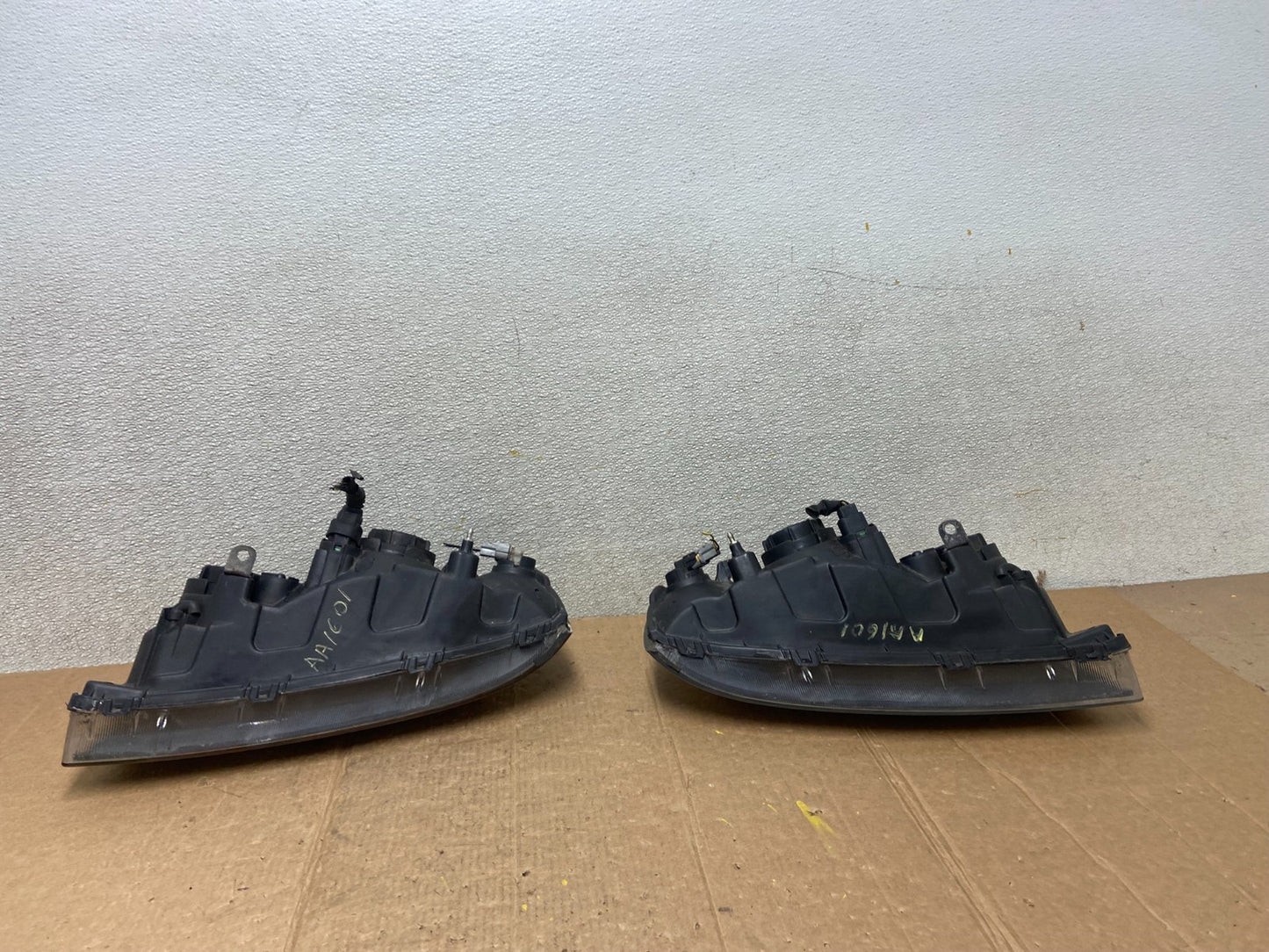 2004 2005 2006 Hyundai Elantra Left+Right Set Halogen Headlights AA1601 DW8