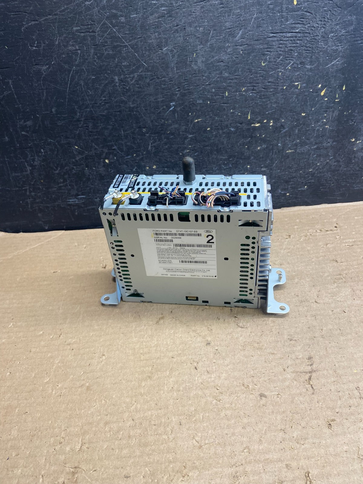 2013 to 2014 Ford Edge AM/FM Radio Reciever AH5416 DG3