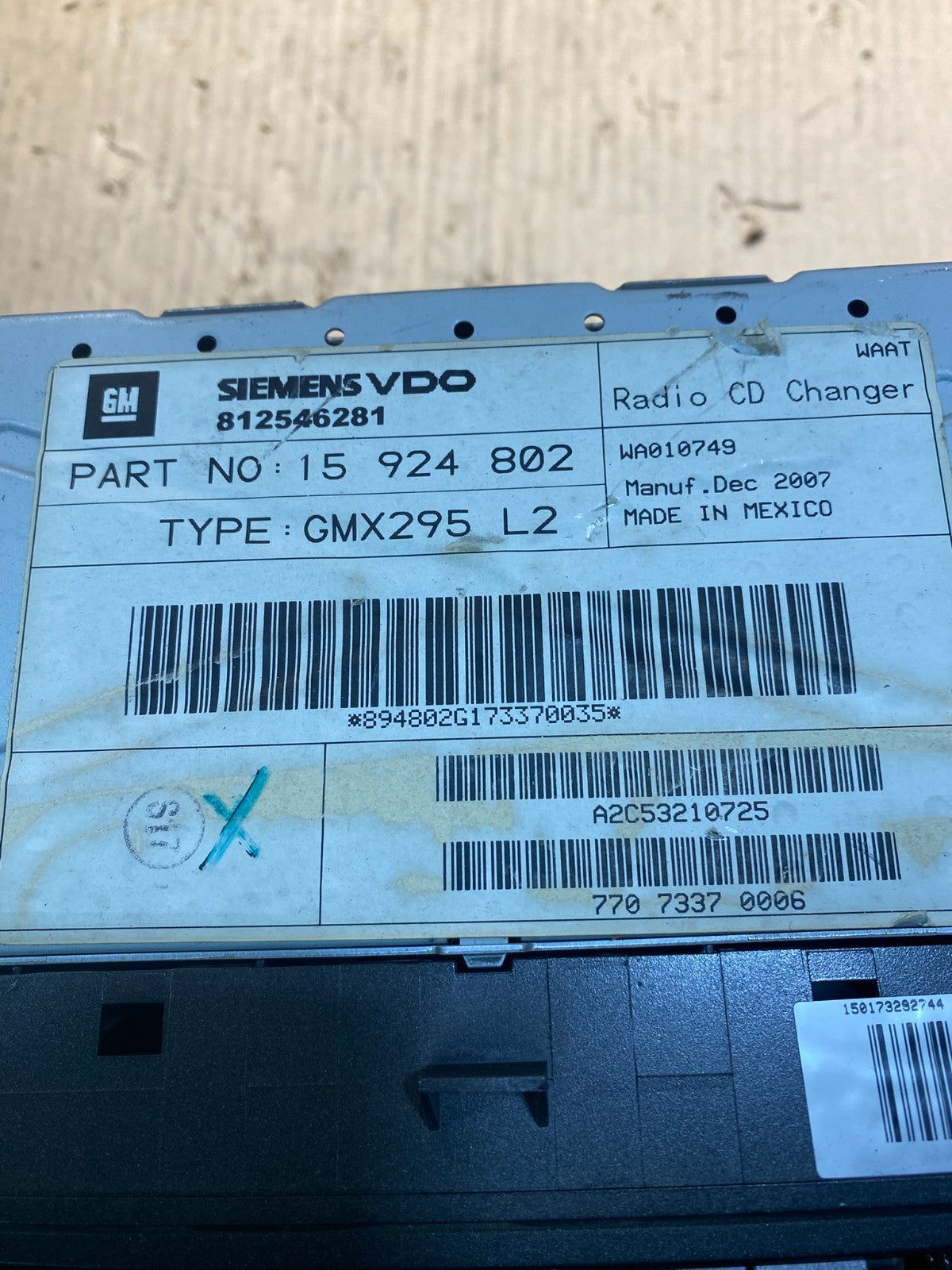 2005 to 2007 Cadillac Escalade Radio CD AM/FM DVD 6 Disc OEM AC2416 DG6