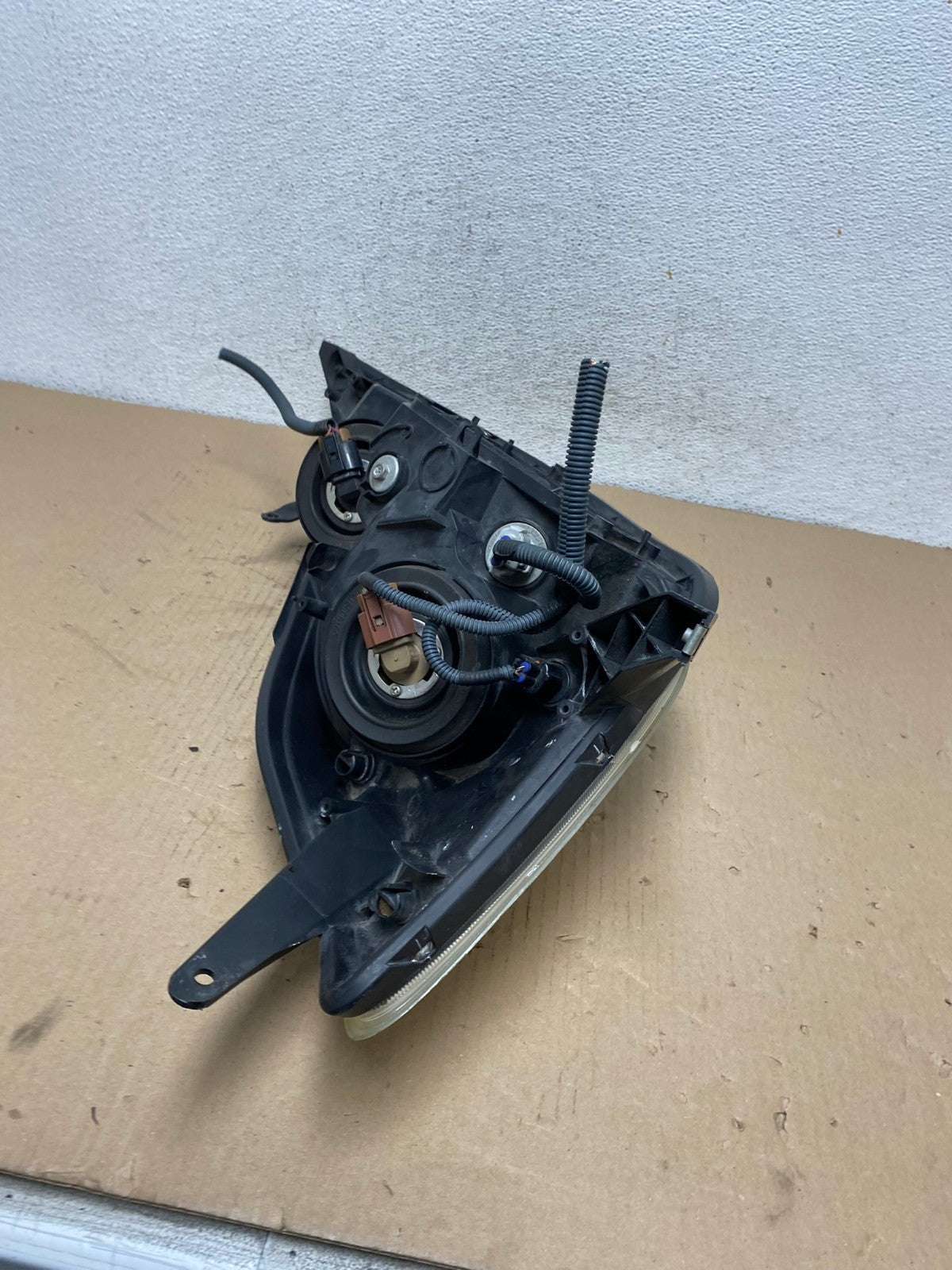 2004-2005 Toyota Sienna Left Driver LH Side Halogen Headlight AF3145 LK7