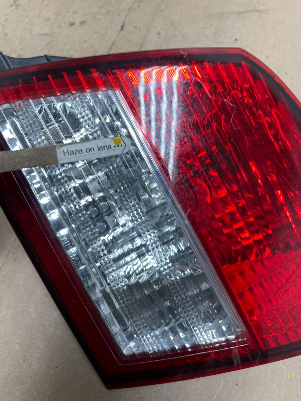 2002-2004 Infiniti i35 Inner Right Passenger Rh Side Tail Light Q4507 DW5