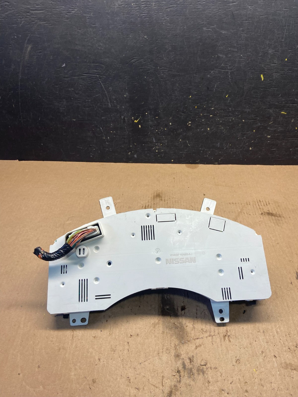 2004 to 2007 Nissan Titan Speedometer Cluster Gauge Bezel Q7346 DG5