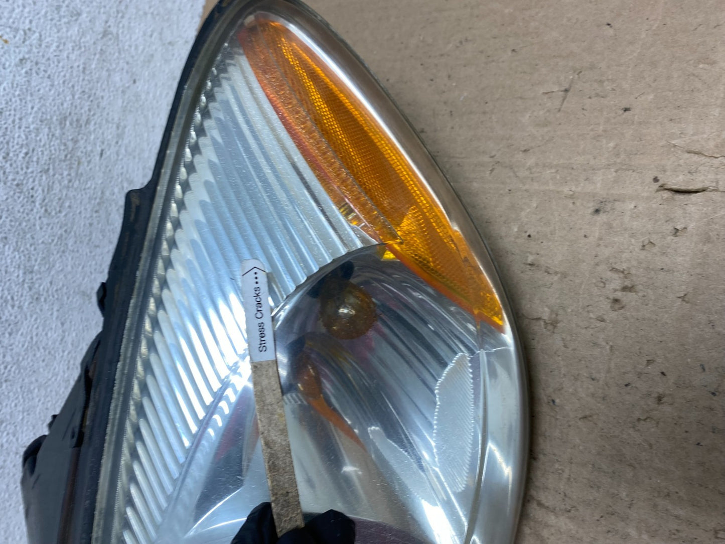 2000 to 2007 Ford Taurus Left Driver LH Side Halogen Headlight AE6513 DW4