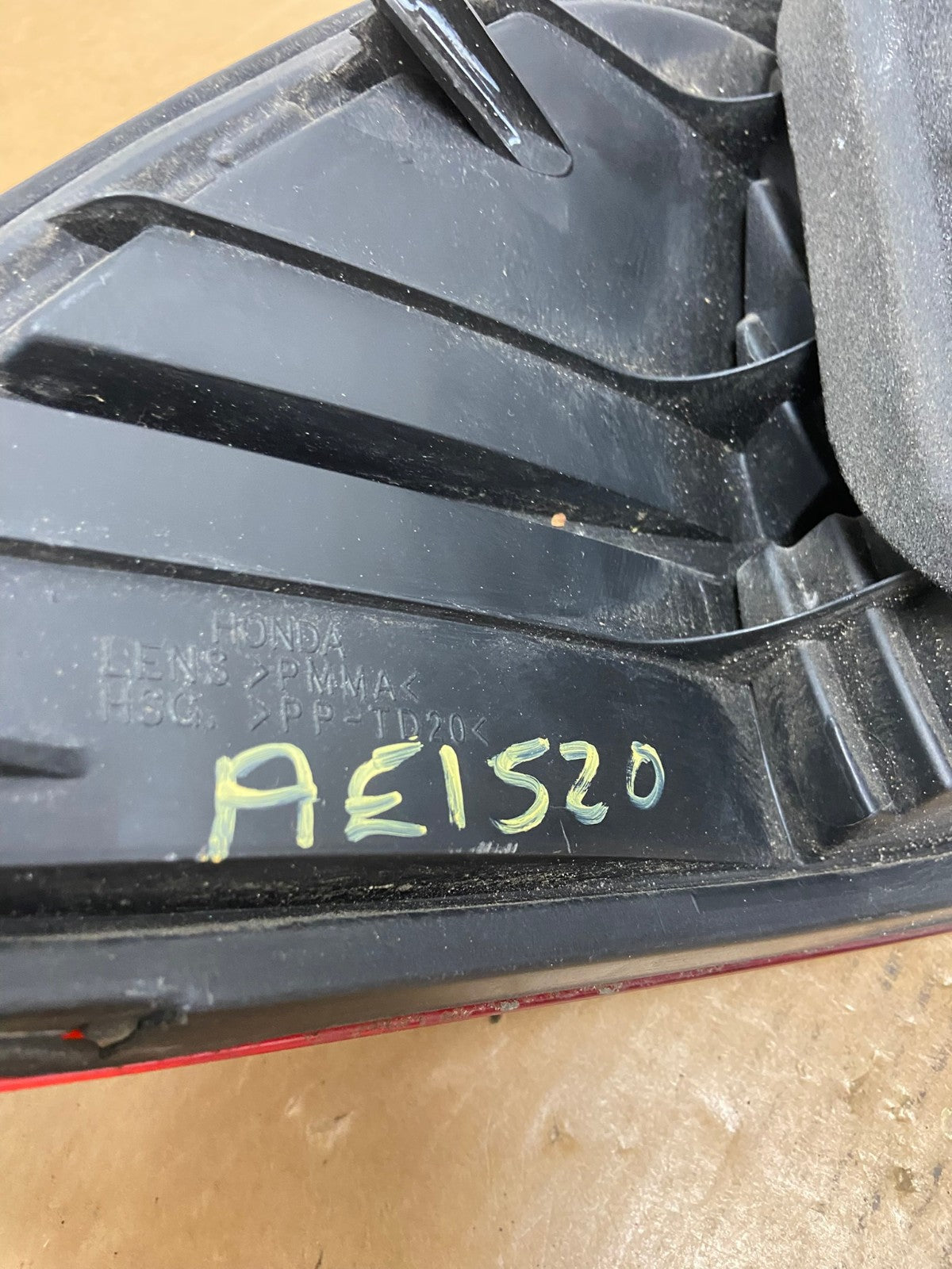 2001 to 2002 Honda Accord Sedan 4door Right Passenger Tail Light AE1520 LK6