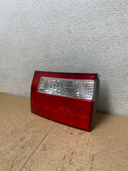 2005 2006 2007 Honda Odyssey Inner Right Passenger RH Tail Light V4411 DW1
