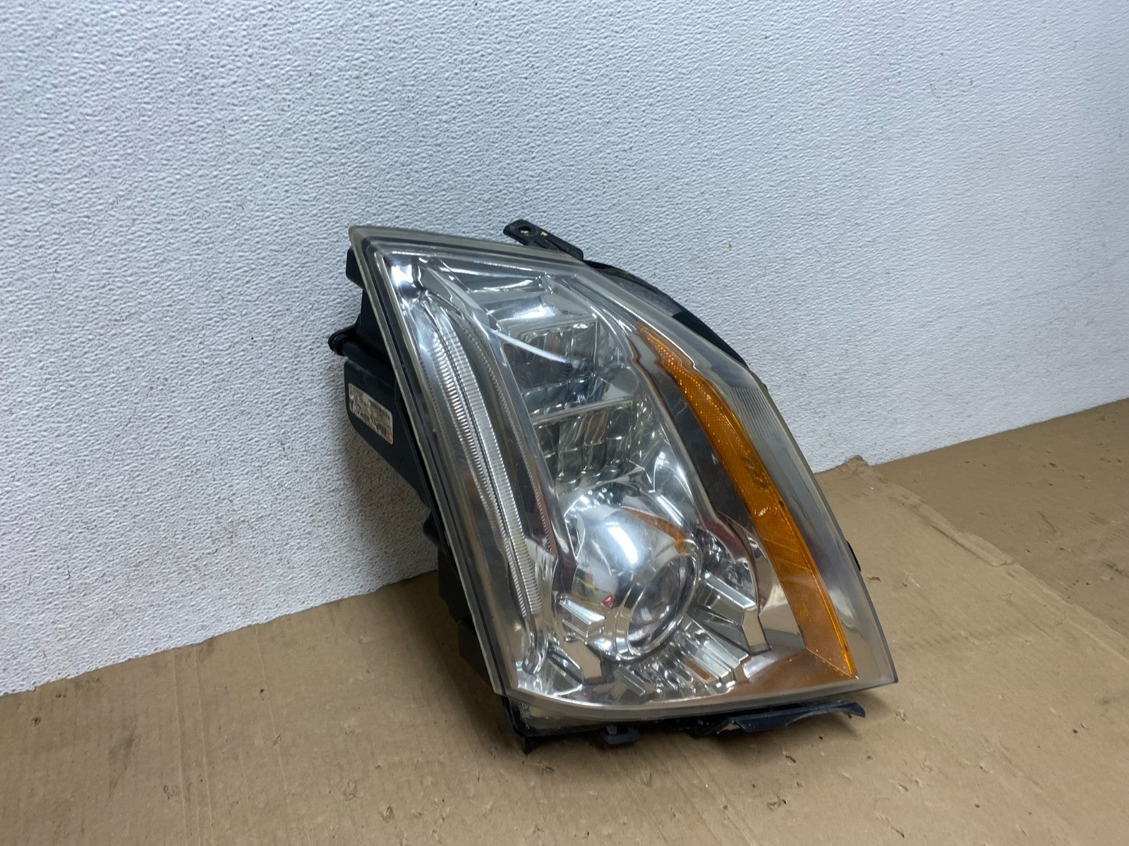 2008 to 2014 Cadillac CTS Right Passegner RH Side Xenon Headlight AE9158 DW2