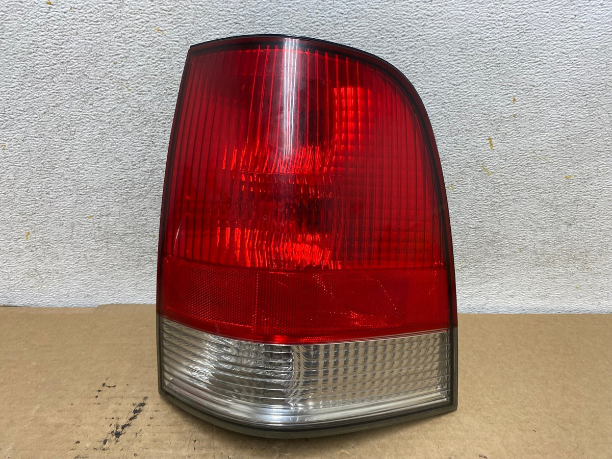 2003 2004 2005 Lincoln Aviator Right Passenger RH Side Tail Light AH7984 LK0