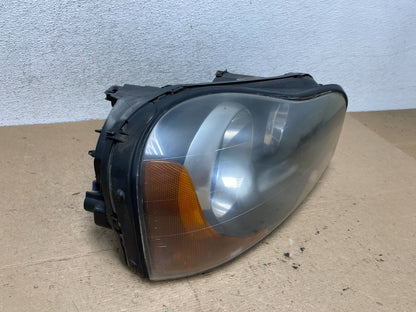 2003 to 2006 Volvo XC90 Right Passenger Rh Side Headlight Halogen AF5696 DW2