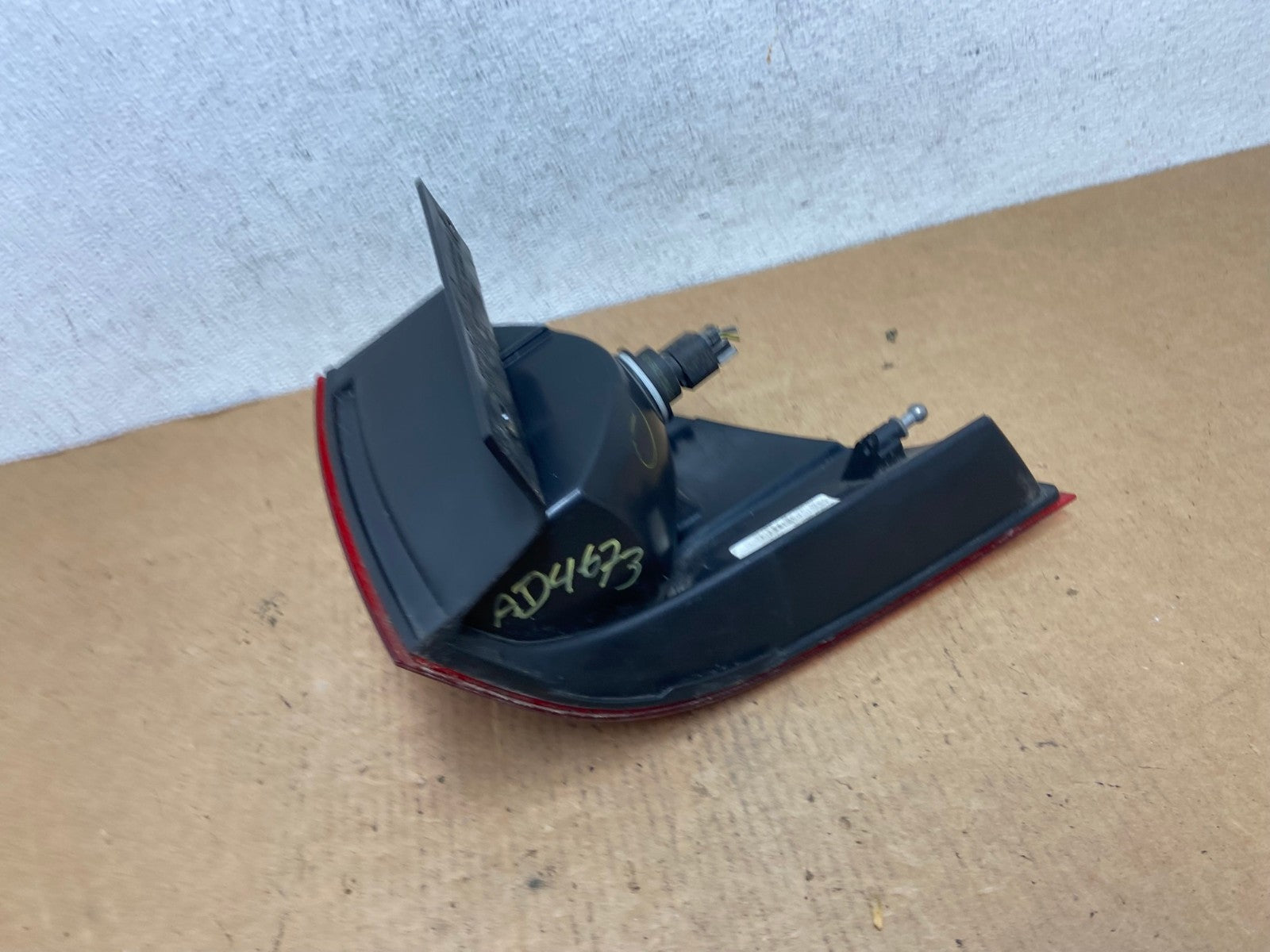 2009 to 2014 Volkswagen Routan Left Driver LH Side Tail Light AD4673 LK5