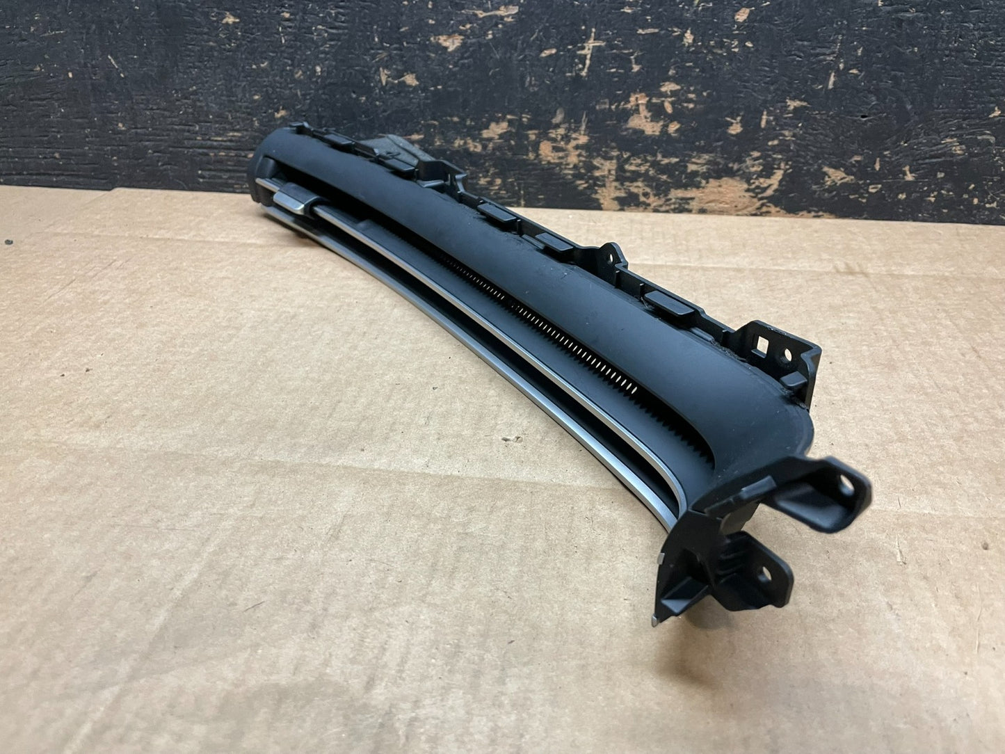 2022 - 2023 Hyundai Santa Cruz OEM Front Right Dash Panel Vent Grille AA89982