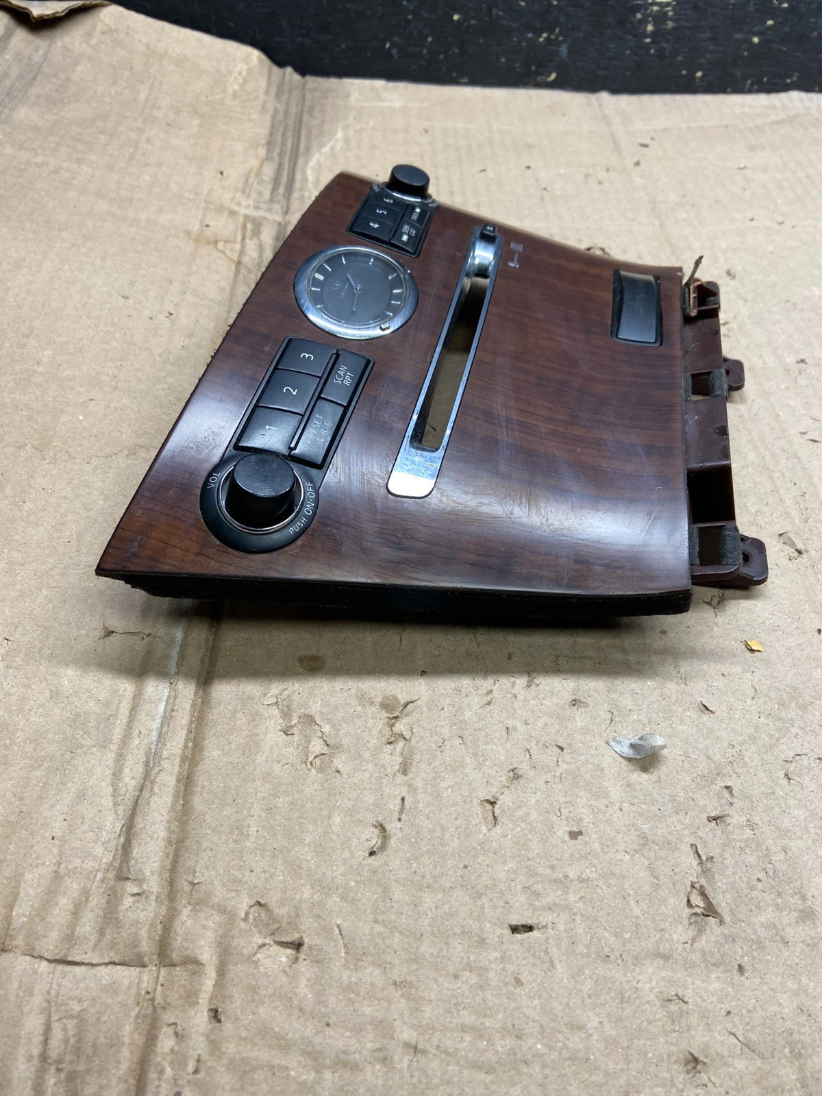 2008 2009 2010 Infiniti M35 Radio Clock Control Panel Plate x5759 DG1