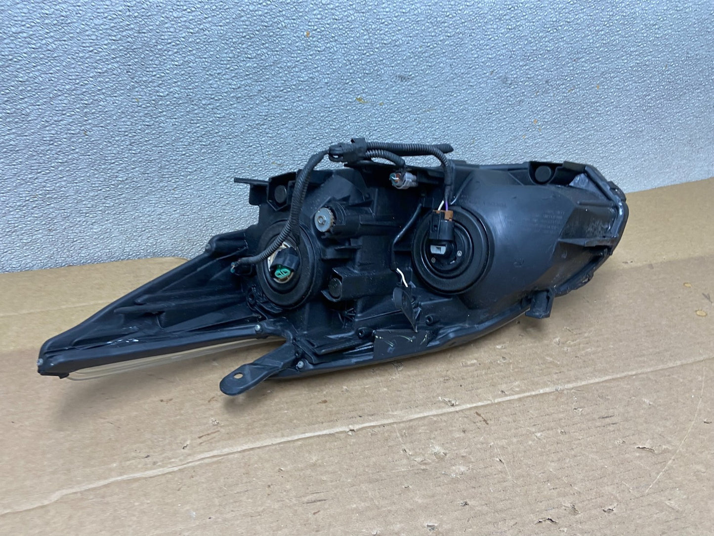 2010 - 2011 Toyota Prius Right Passenger Rh Halogen Headlight OEM AB5142 DW4
