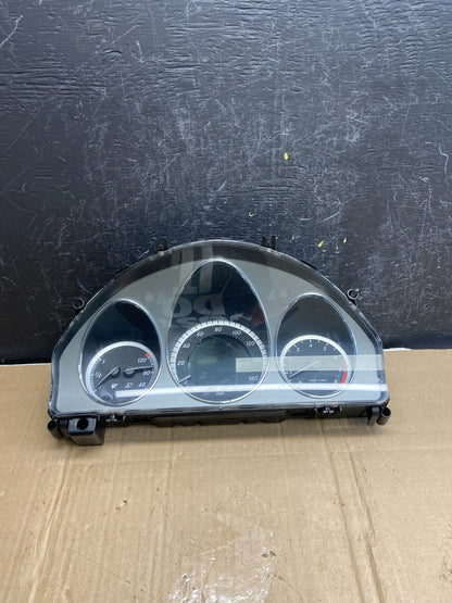 2008-2011 Mercedes W204 C300 C350 Instrument Cluster Speedometer AD7178 DG0