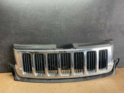 2011 to 2013 Jeep Grand Cherokee Front Upper Grill Grille OEM Y9854 DG0