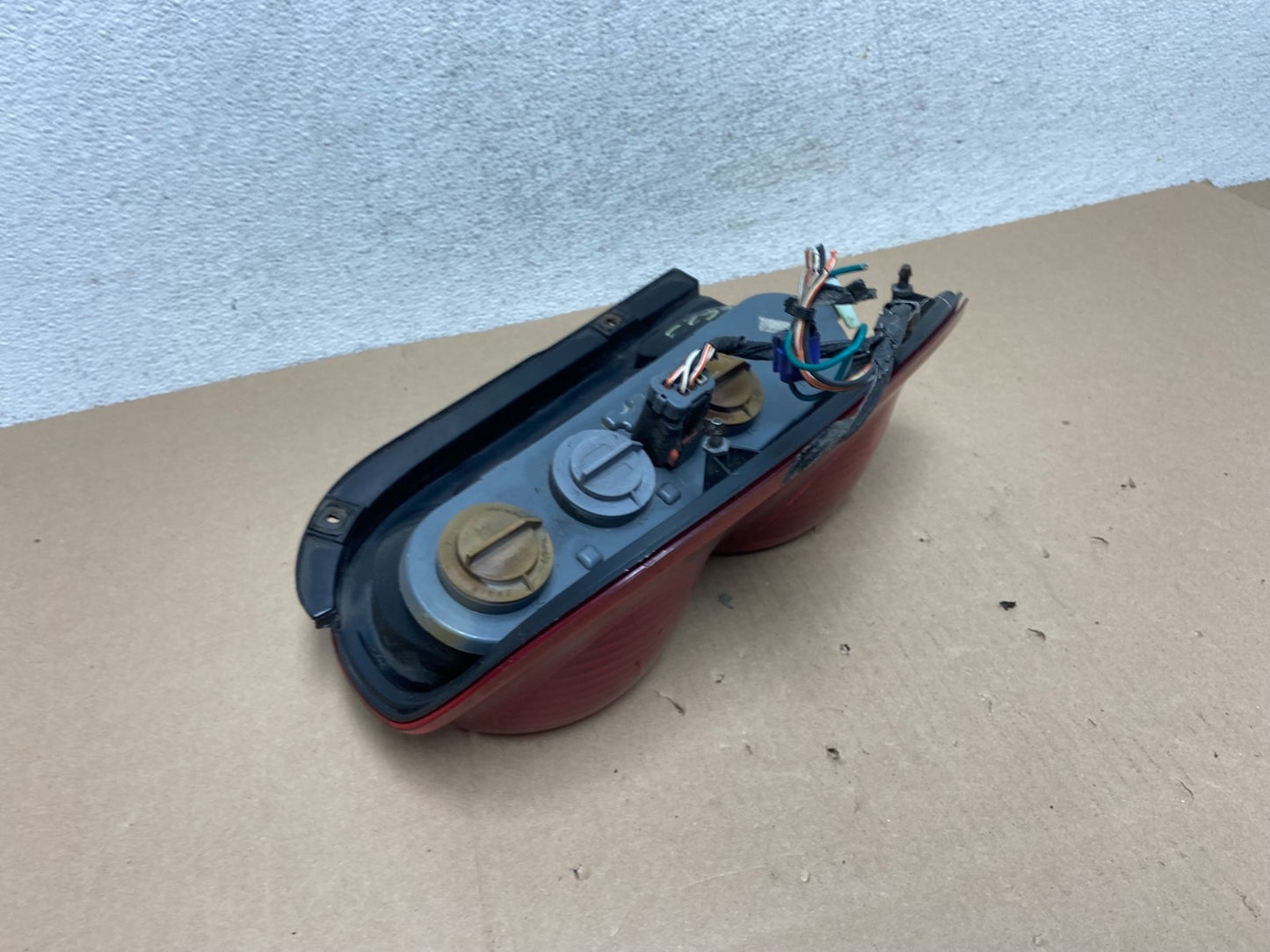 2005 2006 2007 Jeep Liberty Right Passenger Rh Side Tail Light AG6623 DW4