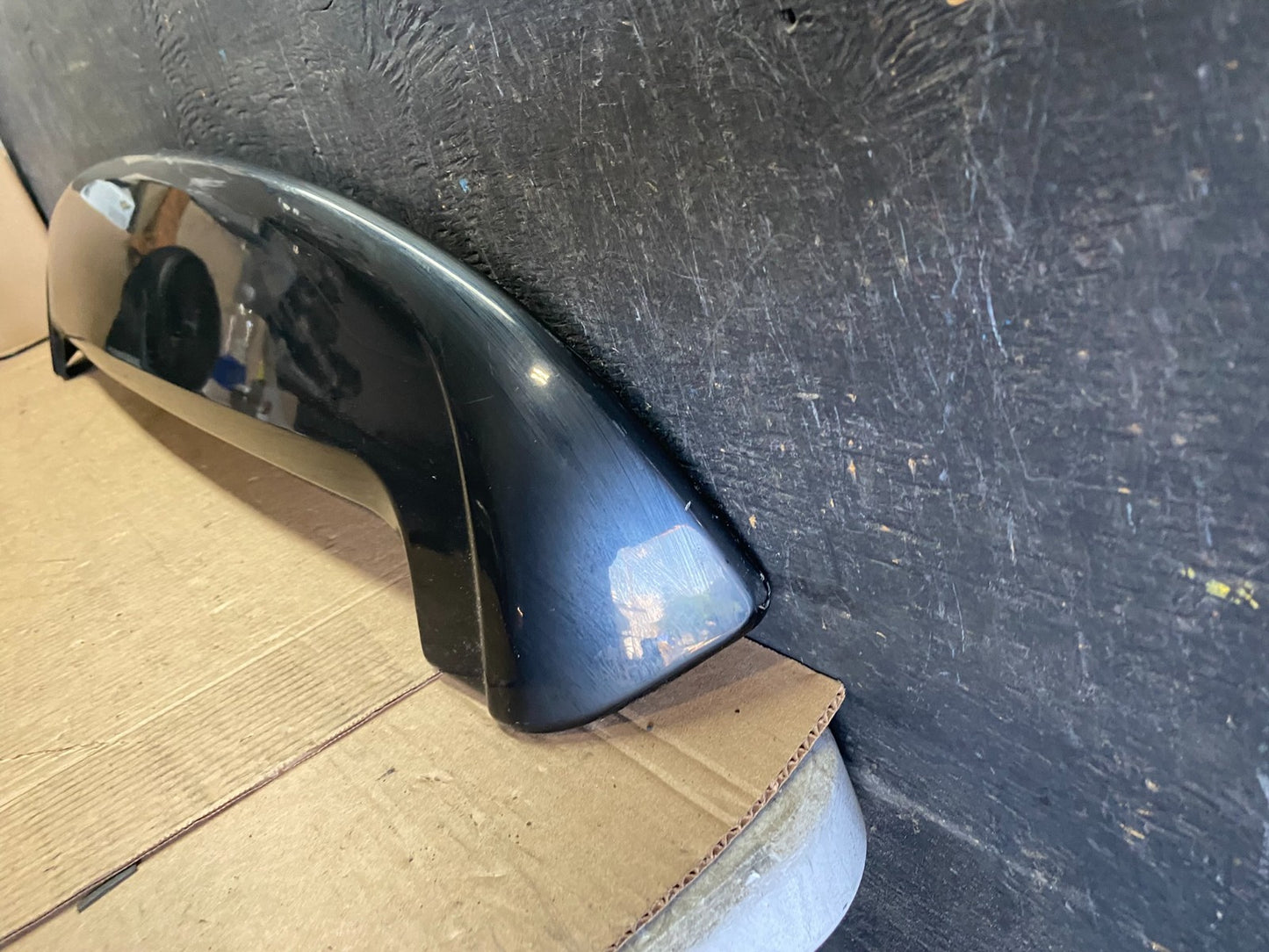 2011 to 2015 Kia Sorento Rear Spoiler Wing Brake Light P5983 DG1